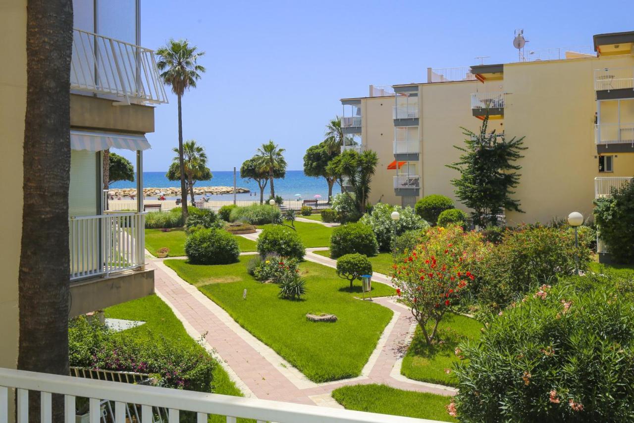 Antares Planet Costa Dorada Apartment Cambrils Exterior photo